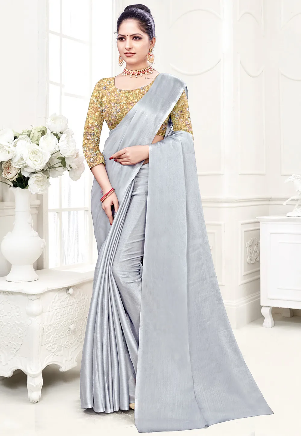 embroidery blouse with plain saree